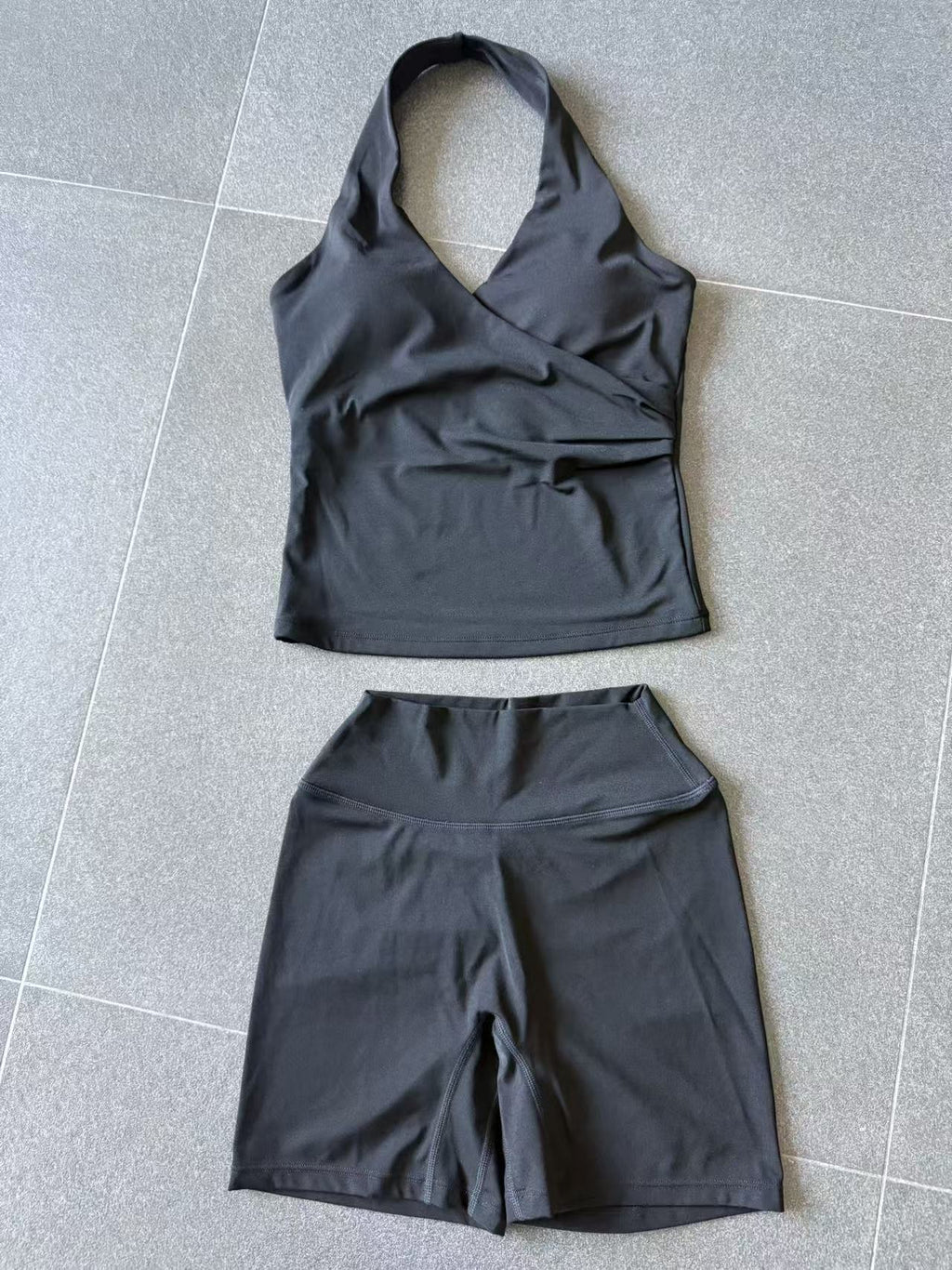 Halter Neck V-Neck Yoga Set | Push-Up Sports Bra & Booty-Lift Running Two-Piece
