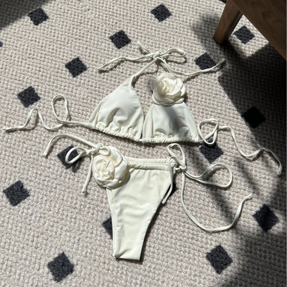 2026 Summer Sexy Embroidered Gradient Bikini Set Three Piece Beach Swimsuit