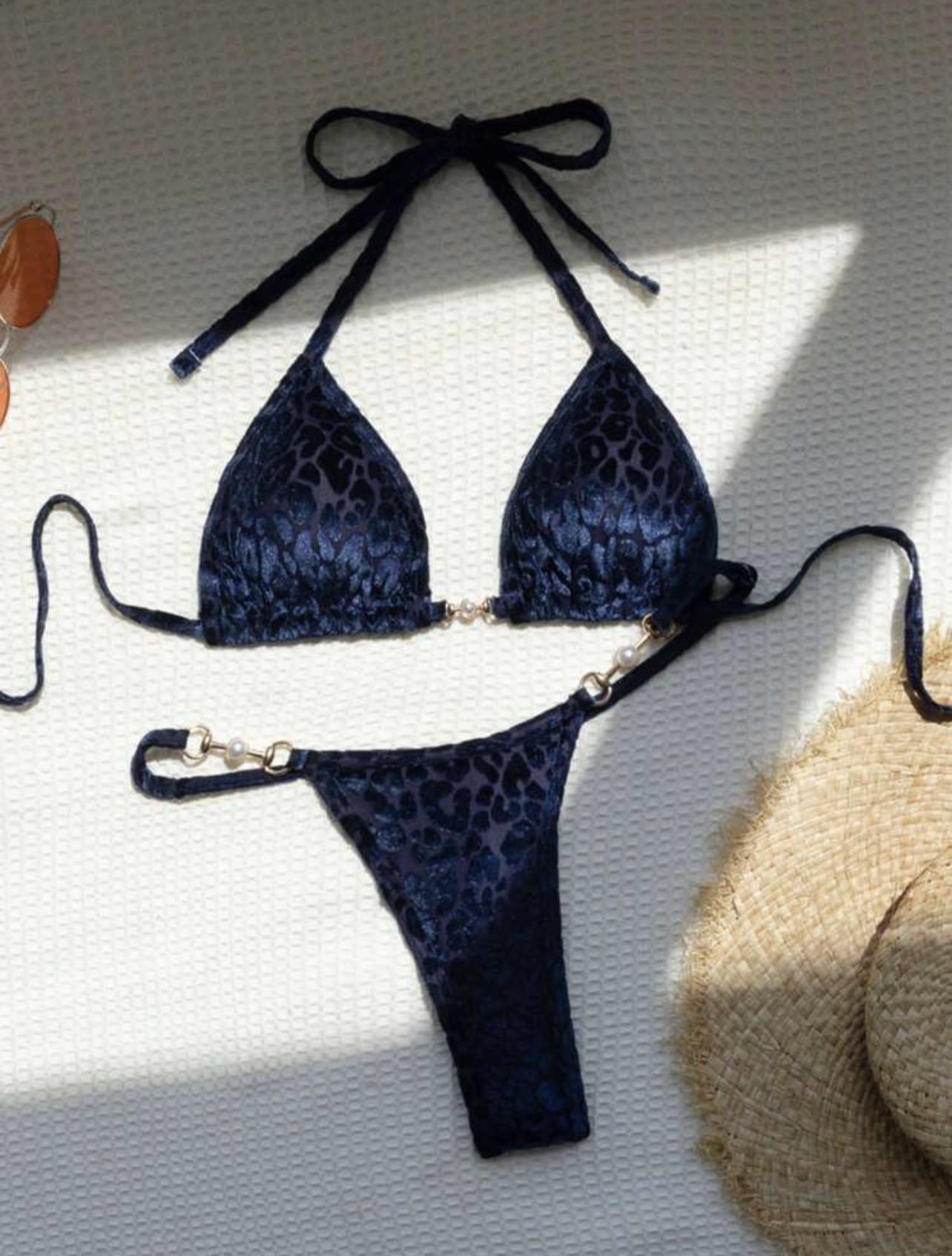 2026 Summer Sexy Pearl Leopard Print Thong Bikini Set Special Fabric Split Swimsuit