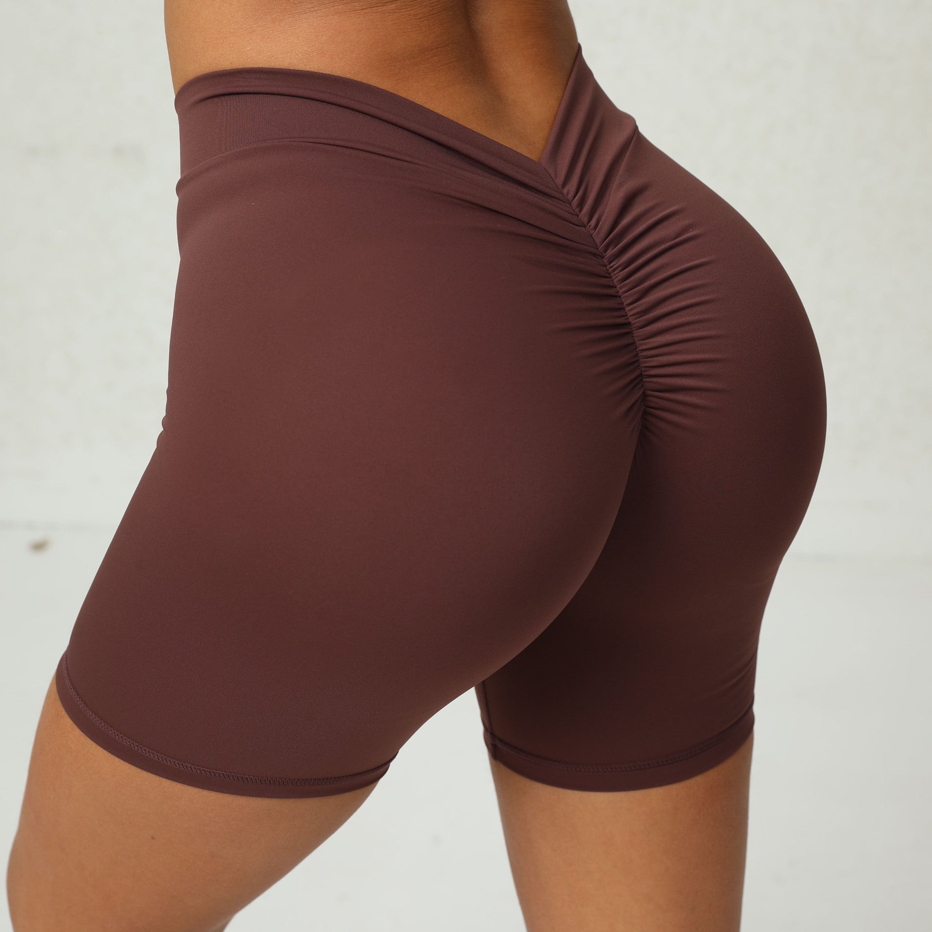 Deep V Back Ruched Scrunch Butt Yoga Shorts Seamless High-Stretch Fitness Shorts